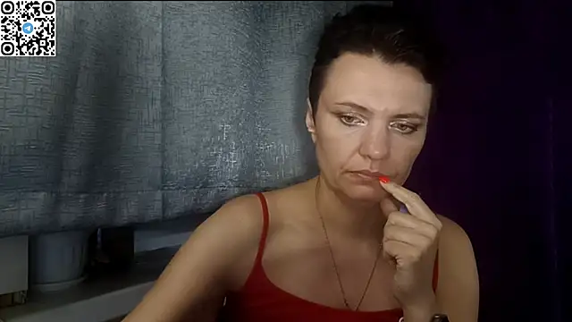 HotMamaQueen234 webcam