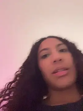 Daphnne_Curly webcam