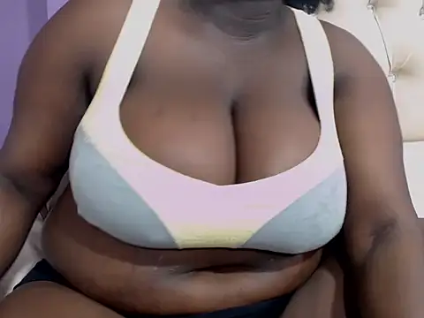 DARKGIANTMELANIN webcam