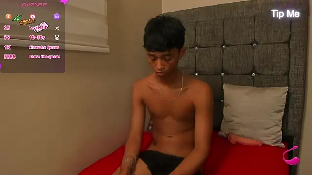 Little_Twink19x webcam