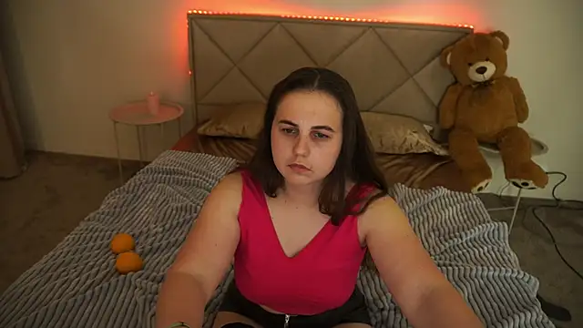 MikaFoxy webcam