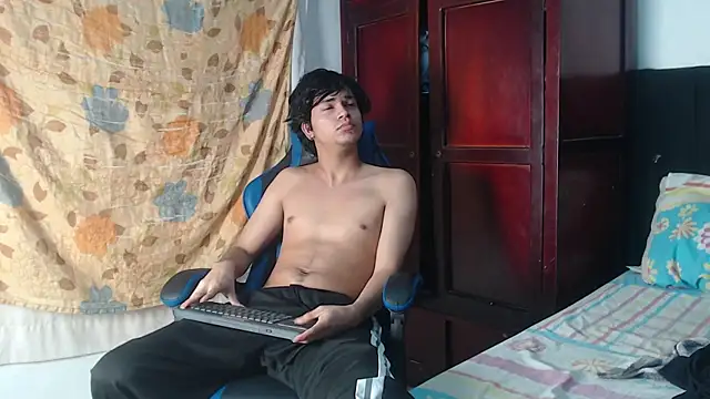 alice_julls webcam