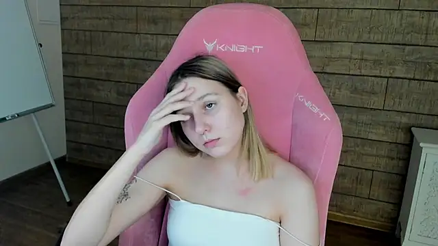 TinnaBurton webcam