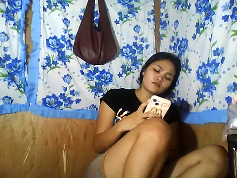 pinayskinnyjust18 - PinaySkinnyJust18's free webcam - UK Sex Cams