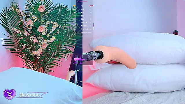 Kinky__Karo webcam