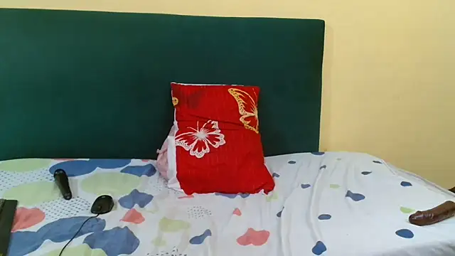 HoneyDrips19 webcam