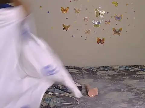 PinkKissess webcam