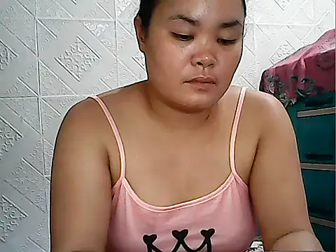 CreamyPussy4uxx webcam