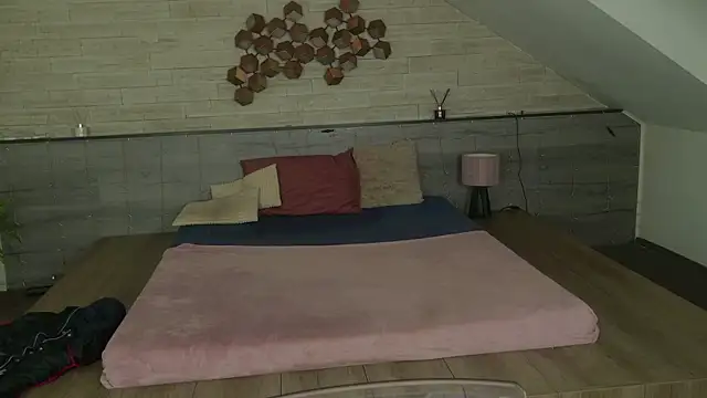 IceBlueBabe webcam