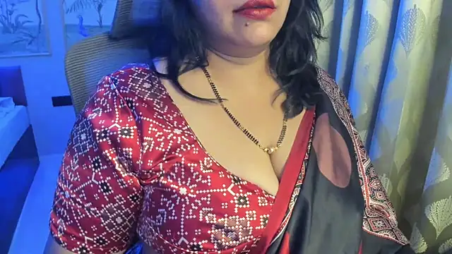 tarivishu11 Live Webcam on Stripchat