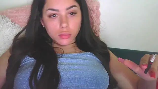 LovelyJulliette webcam