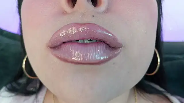 mia_roux1 webcam