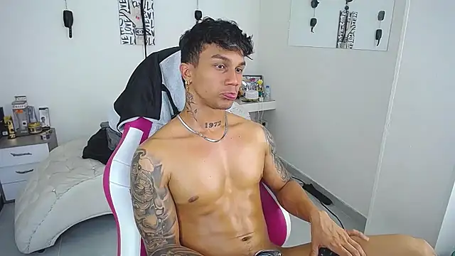 Leonard_Price webcam