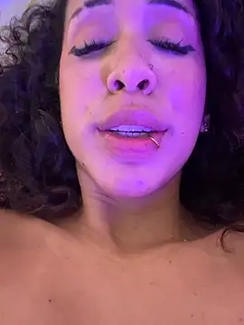 woo_isdaphne - Woo_isDaphne's free webcam - UK Sex Cams