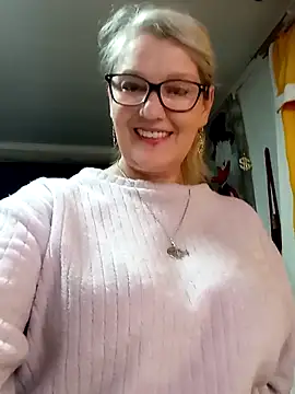irinamaux - Irinamaux's free webcam - UK Sex Cams