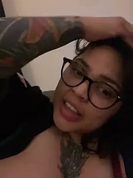 miacanela_xo
