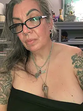 dieseldame1313 webcam