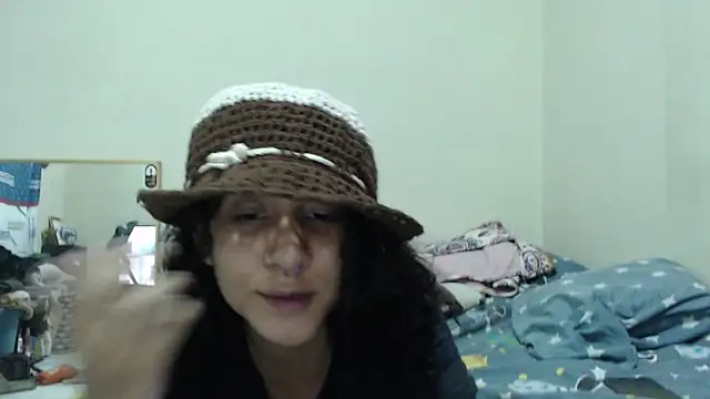 AlinaWoolf_ webcam
