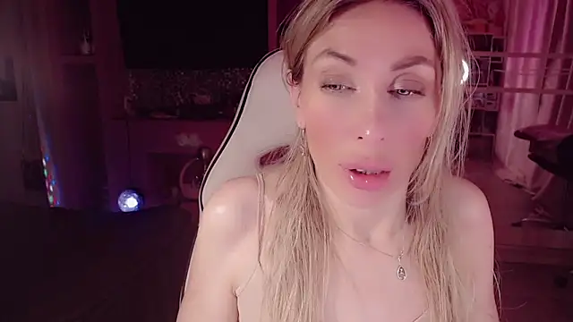 AnnieGOld_ webcam