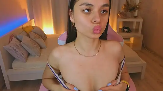 Kim_Bless webcam