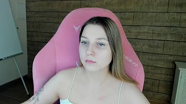 TinnaBurton webcam