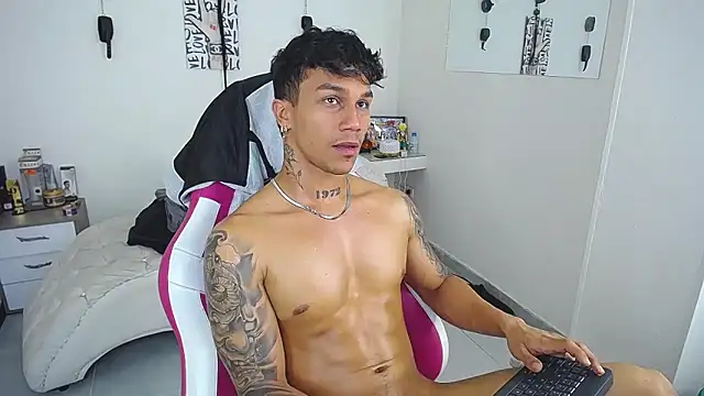 Leonard_Price webcam