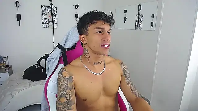 Leonard_Price webcam