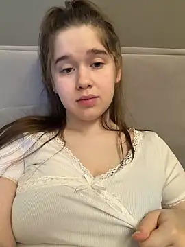 Modella: HornyGirlH