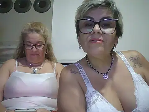 momismilf544 webcam