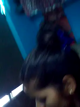 Raveena0990 webcam