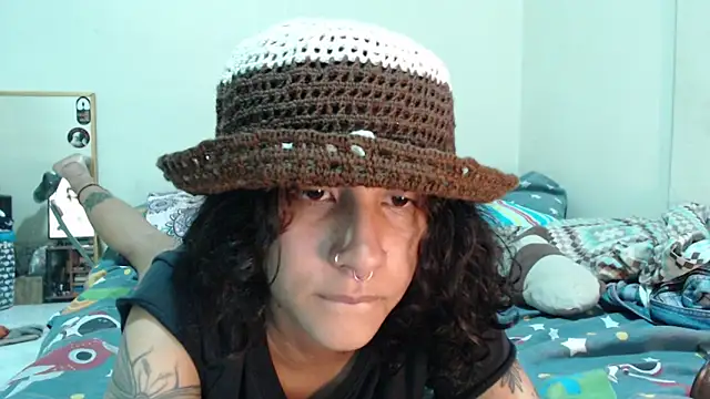 AlinaWoolf_ webcam