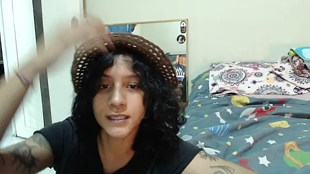 AlinaWoolf_ webcam