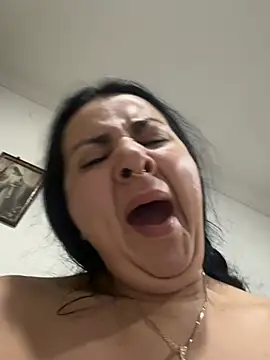 Abril_Luv webcam
