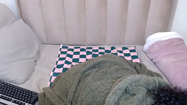 CuteHoney92 webcam
