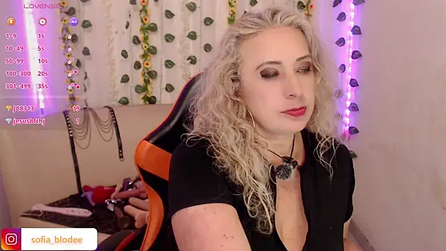 sofiacurvy_45 webcam