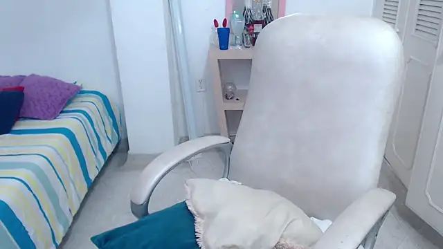 leonela_69 webcam