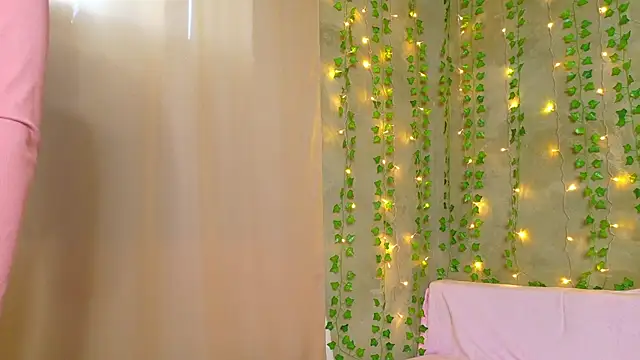 LlovelyMia webcam
