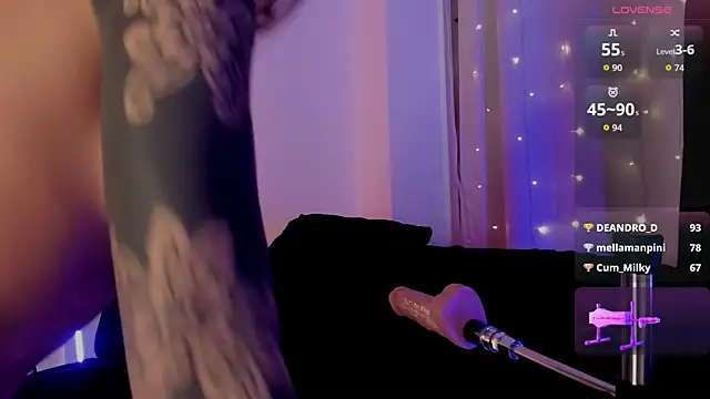 GiaJamess webcam