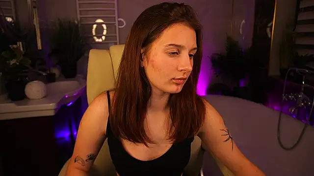 VikVikLove webcam