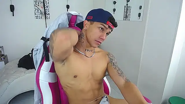 Leonard_Price webcam
