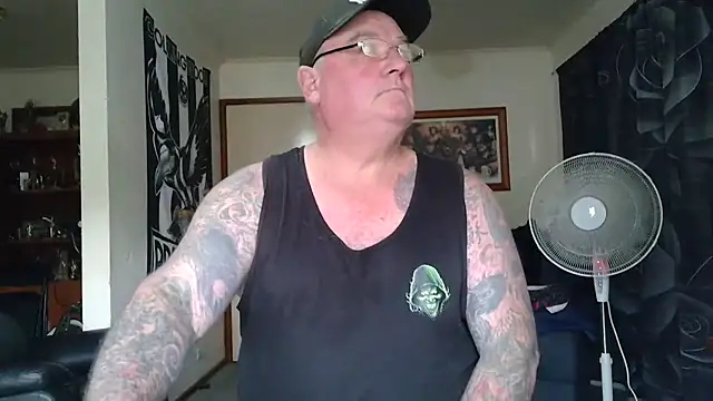 KINKYBLUEYES69 webcam