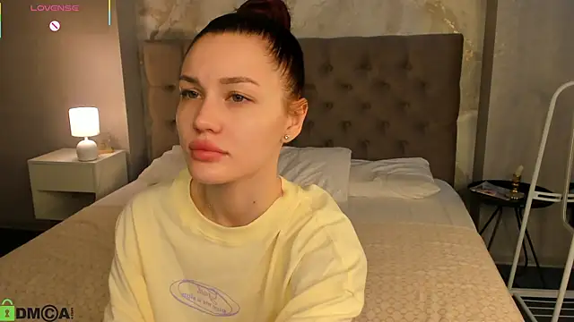 Aria_Mila webcam