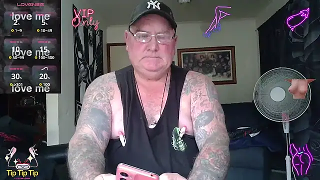 KINKYBLUEYES69 webcam