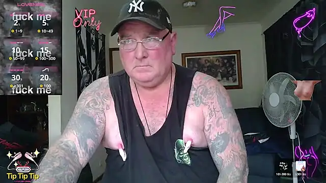 KINKYBLUEYES69 webcam