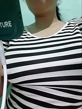 Shine_Mai webcam