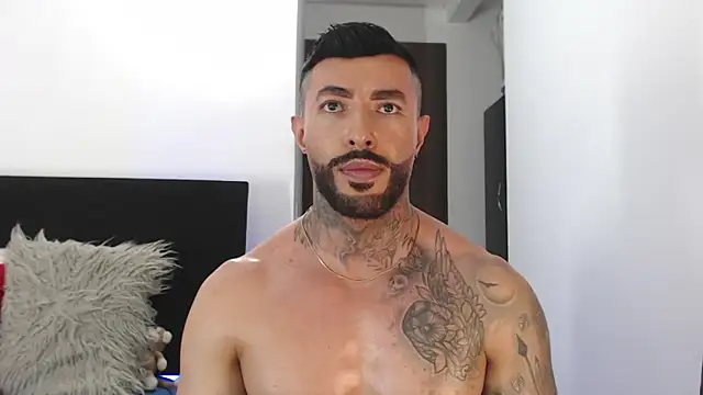 andrea_de_lucaa webcam