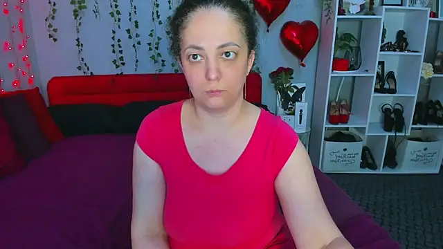 darlingmilf - DarlingMilf's free webcam - UK Sex Cams