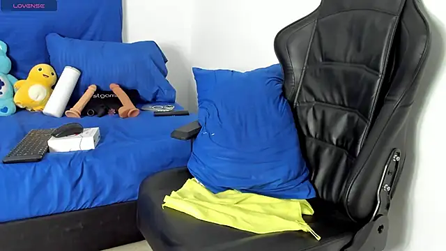 Tonny_twink_ live sex cam