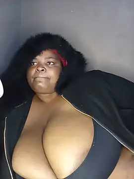 ChubbyLucia webcam