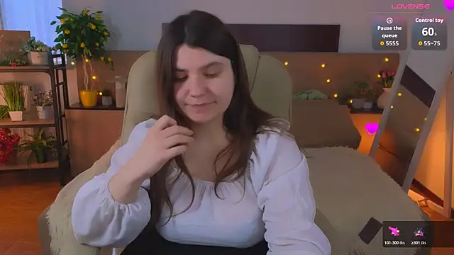 Viola__Shy webcam